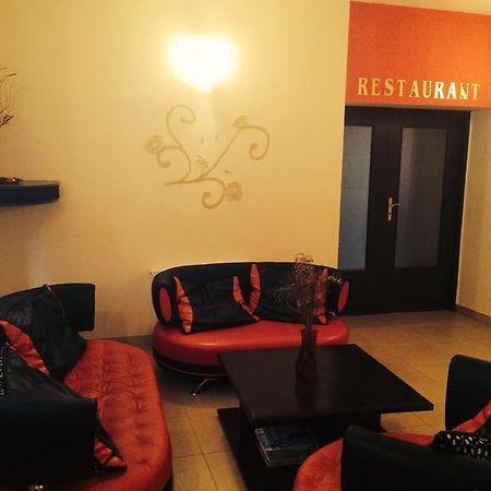 Hotel Fiama Otelu Rosu Екстериор снимка