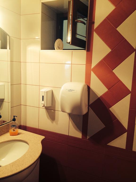 Hotel Fiama Otelu Rosu Стая снимка