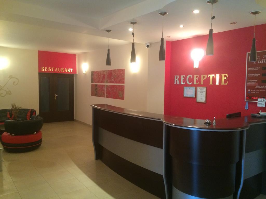 Hotel Fiama Otelu Rosu Екстериор снимка